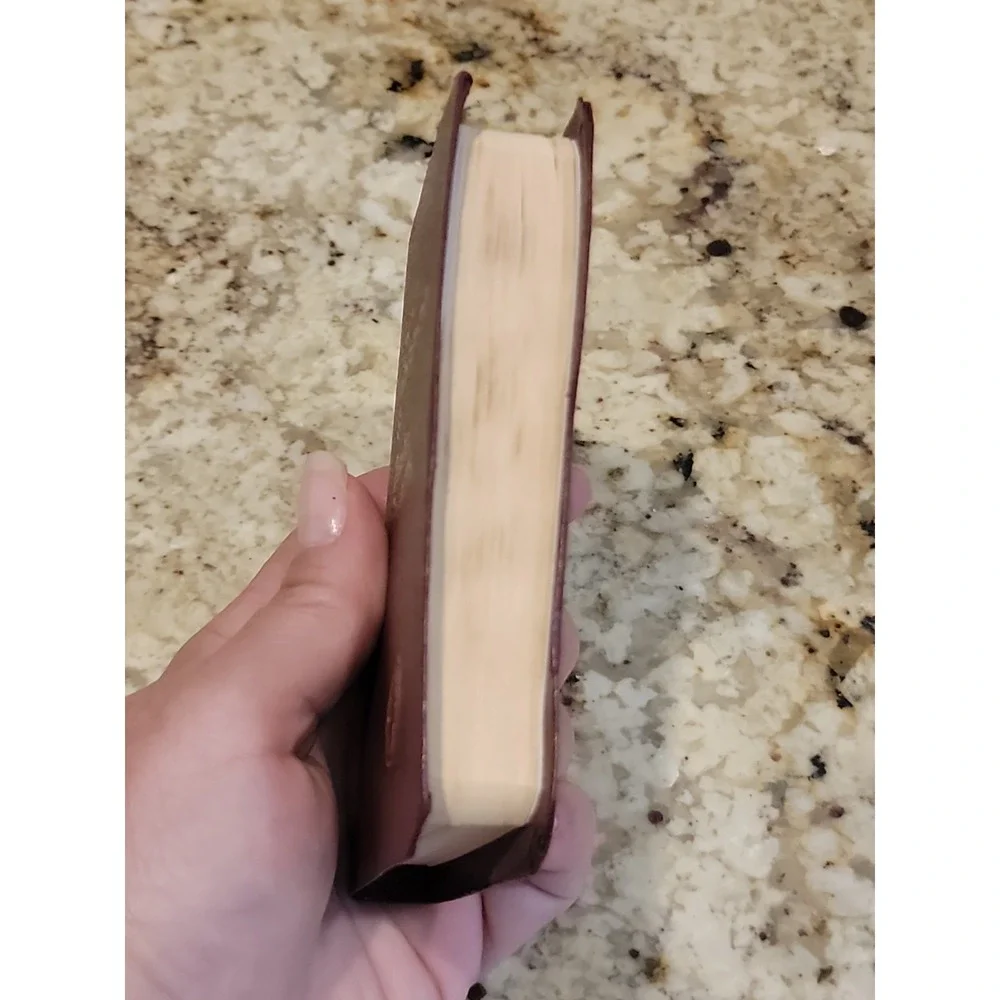 Pocket Bible: New Testament, Psalms, Proverbs / EMR